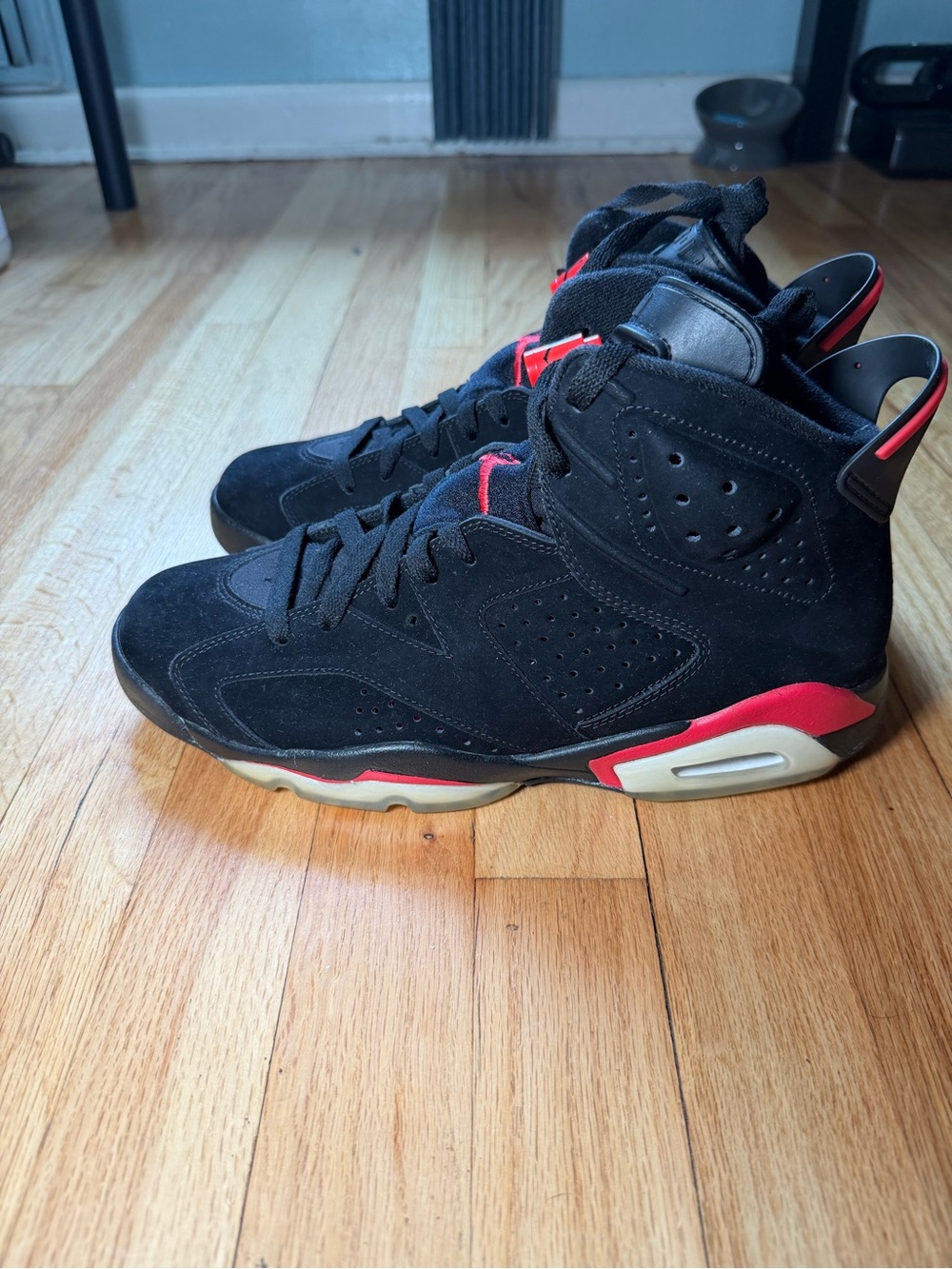 Jordan 6 Men’s Sneakers